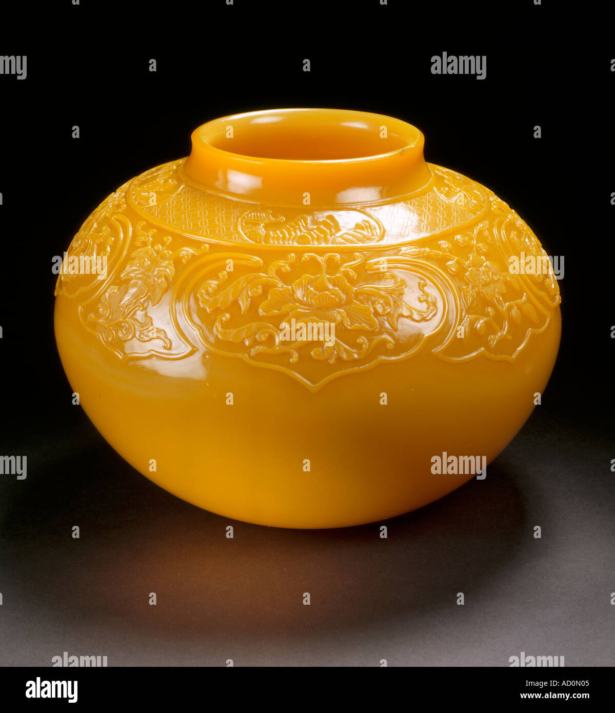 Ceramic Jar. Qing period, China, mid-18th century. Stock Photo