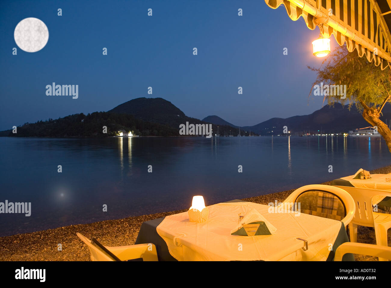 SEASIDE TAVERNA IN NIDRI LEFKAS GREECE CALLED TOMS Stock Photo