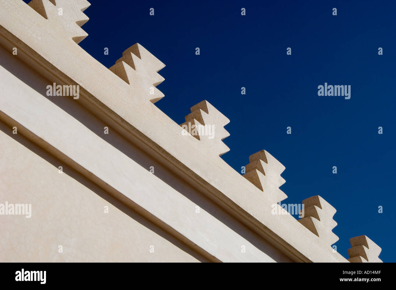 Castellations hi-res stock photography and images - Alamy