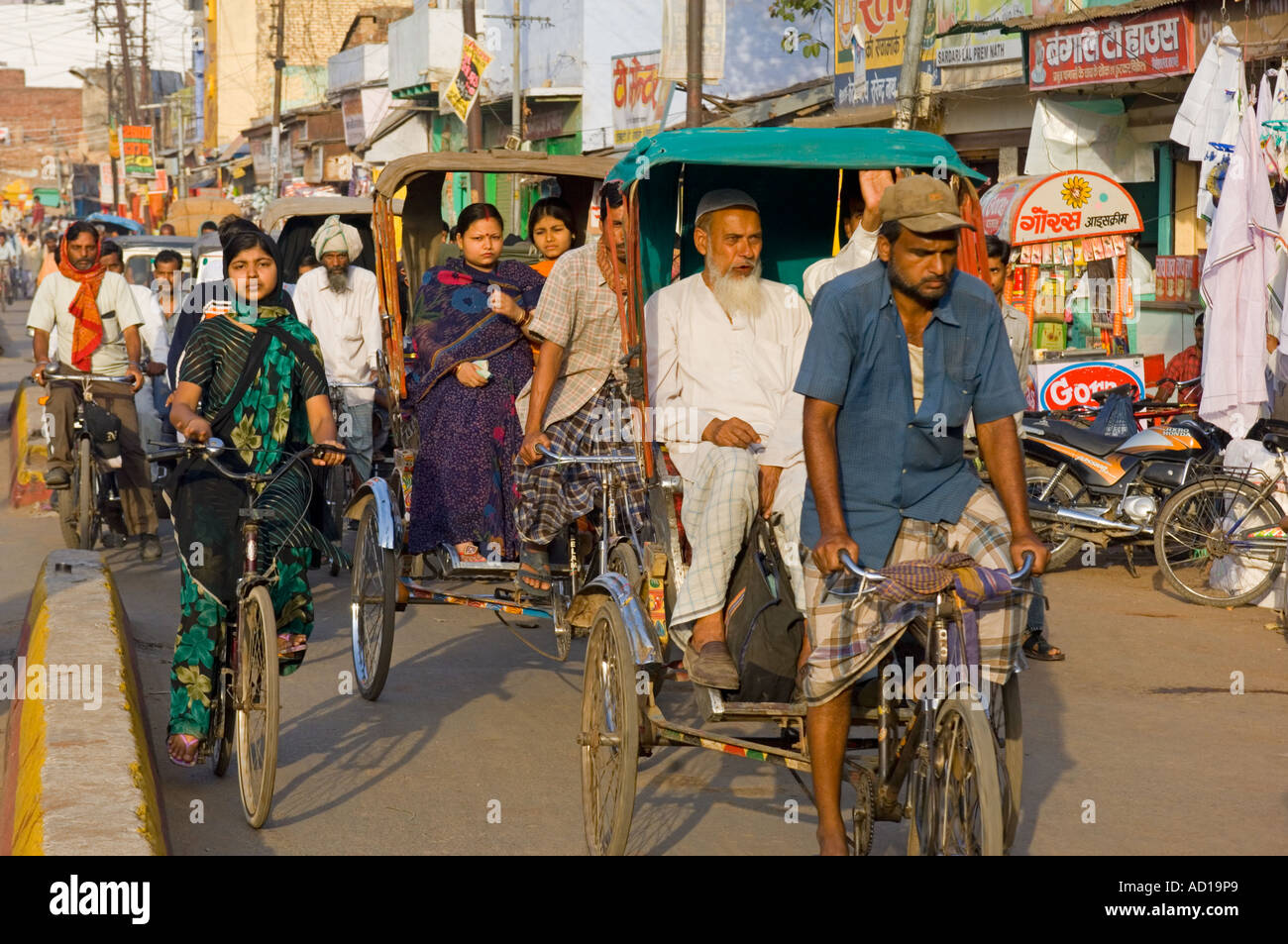 Varanasi Rickshaws Busy crowded rickshaw street varanasi High Resolution Stock Photography ...