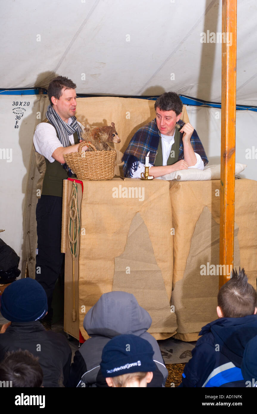 Richard Medrington's Puppet State Theatre performing 'The Man who