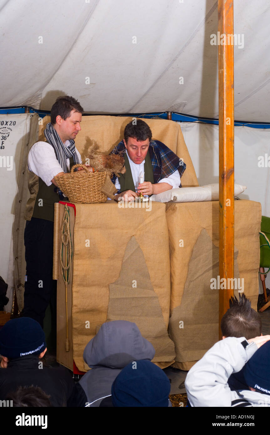 Richard Medrington's Puppet State Theatre performing 'The Man who