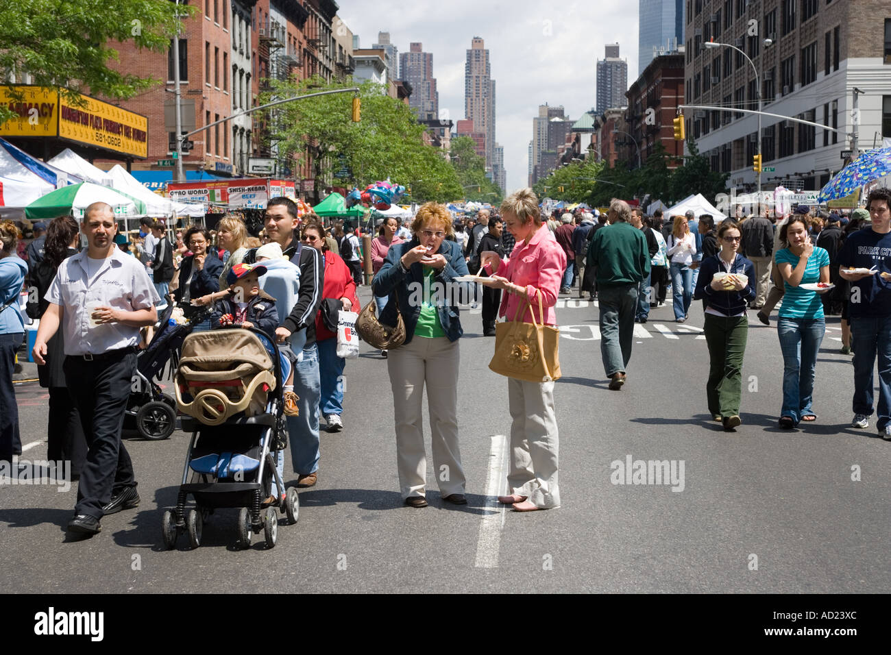 Hells Kitchen Street Food Festival New York City Stock Photo - Alamy