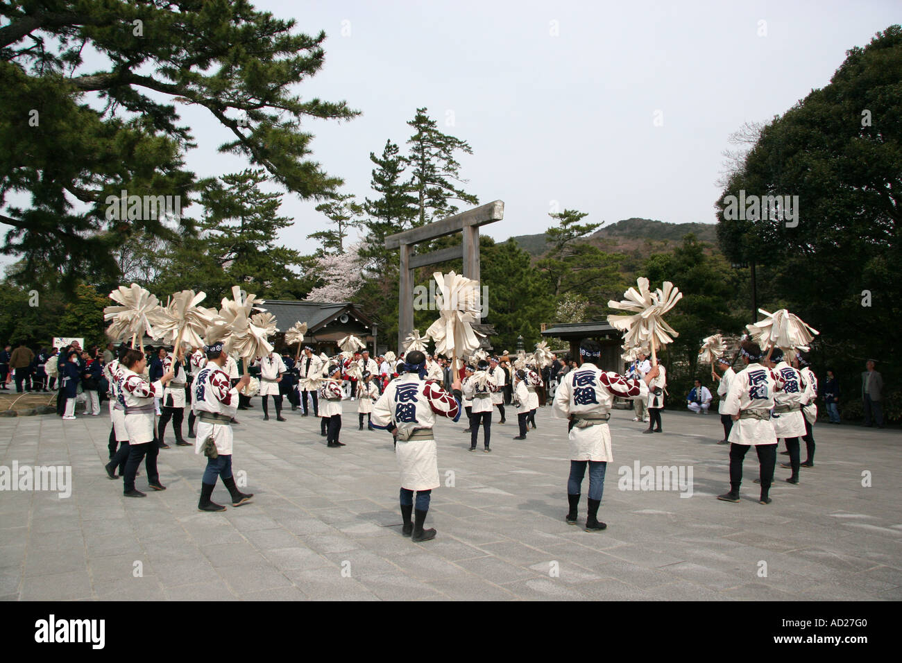 Festival dance at Ise jingu shinto shrine in Japan Stock Photo - Alamy