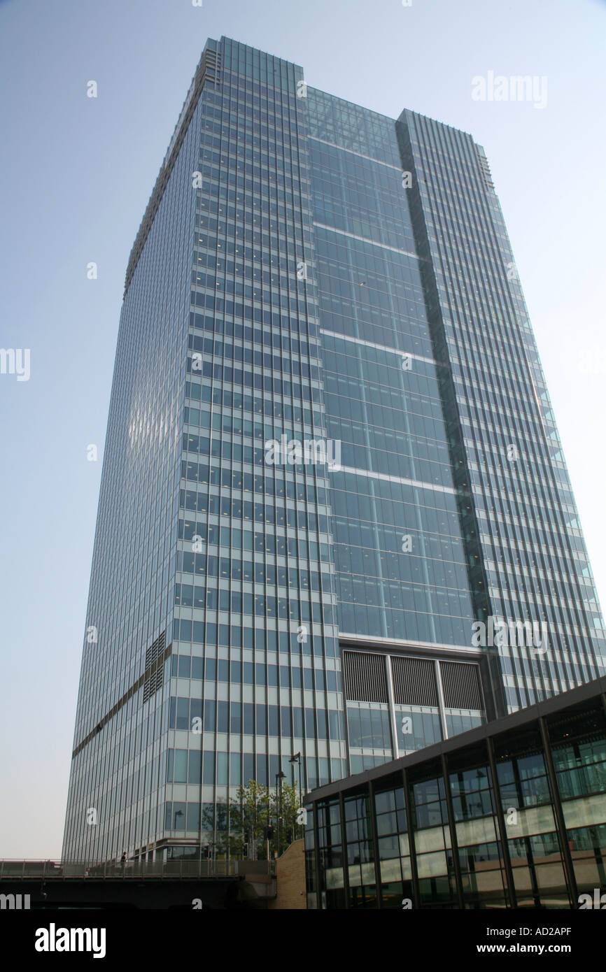 Barclays building canary wharf hi-res stock photography and images - Alamy