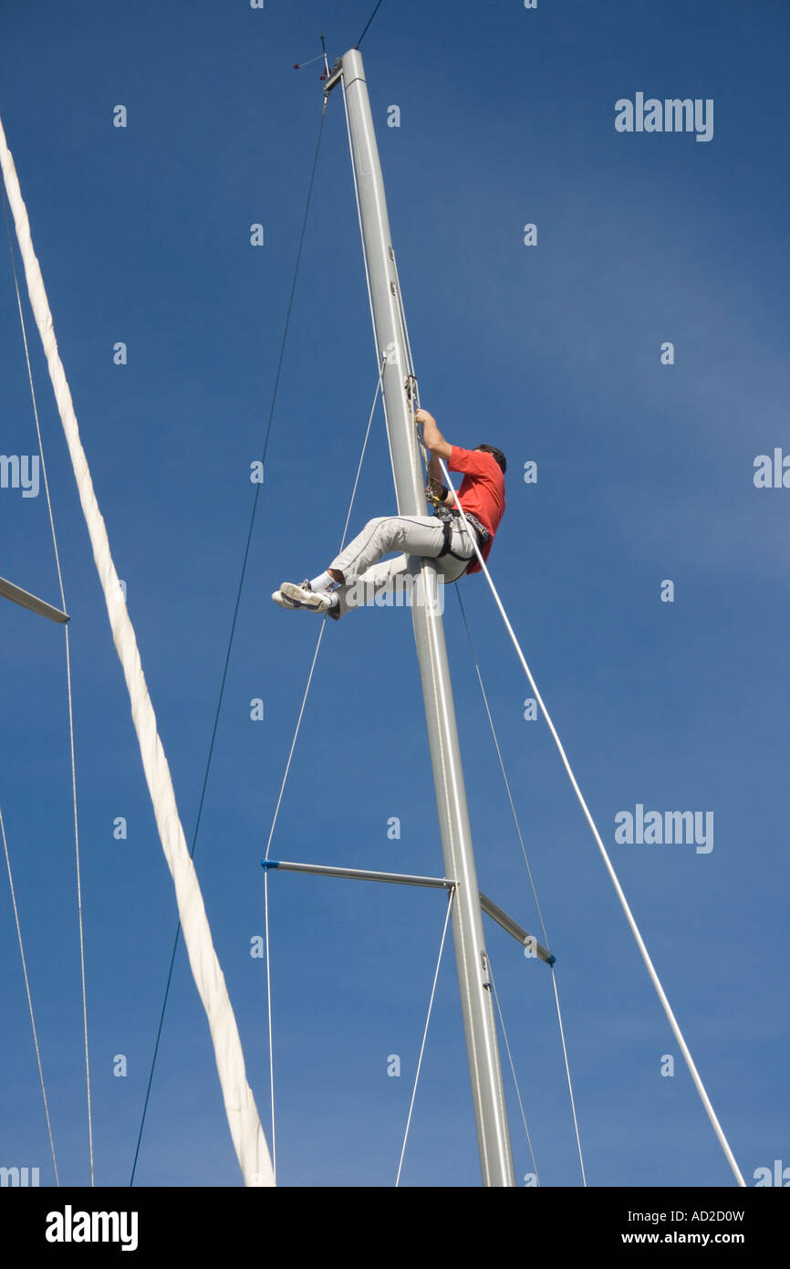 Erining oldida xotinni sikish (video)