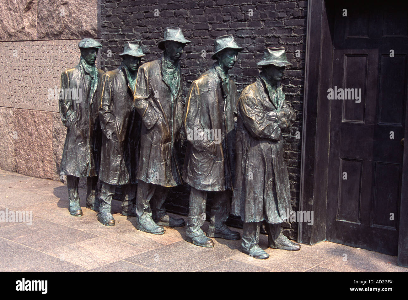 Franklin Delano Roosevelt Memorial, Statue of Great Depression bread