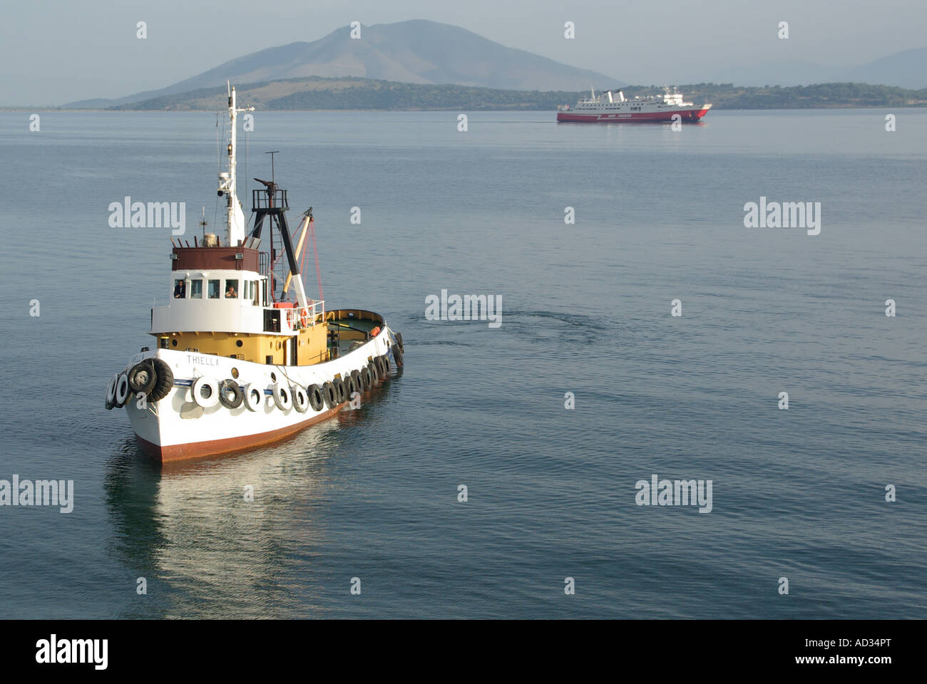 Tug boat assist hi-res stock photography and images - Page 2