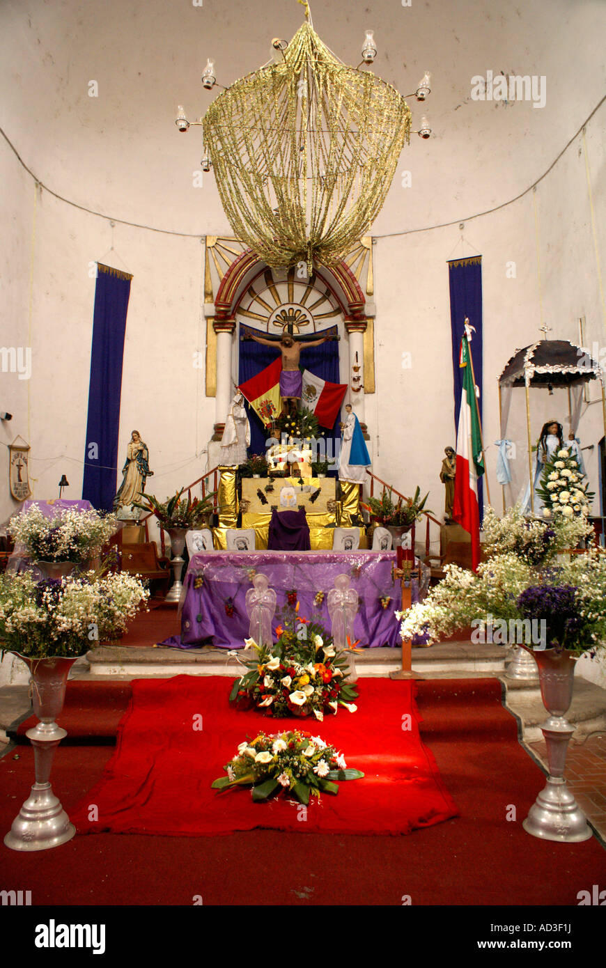 Main altar of La Iglesia de Cristo de Buen Viaje in La Anitigua, Veracruz, Mexico Stock Photo