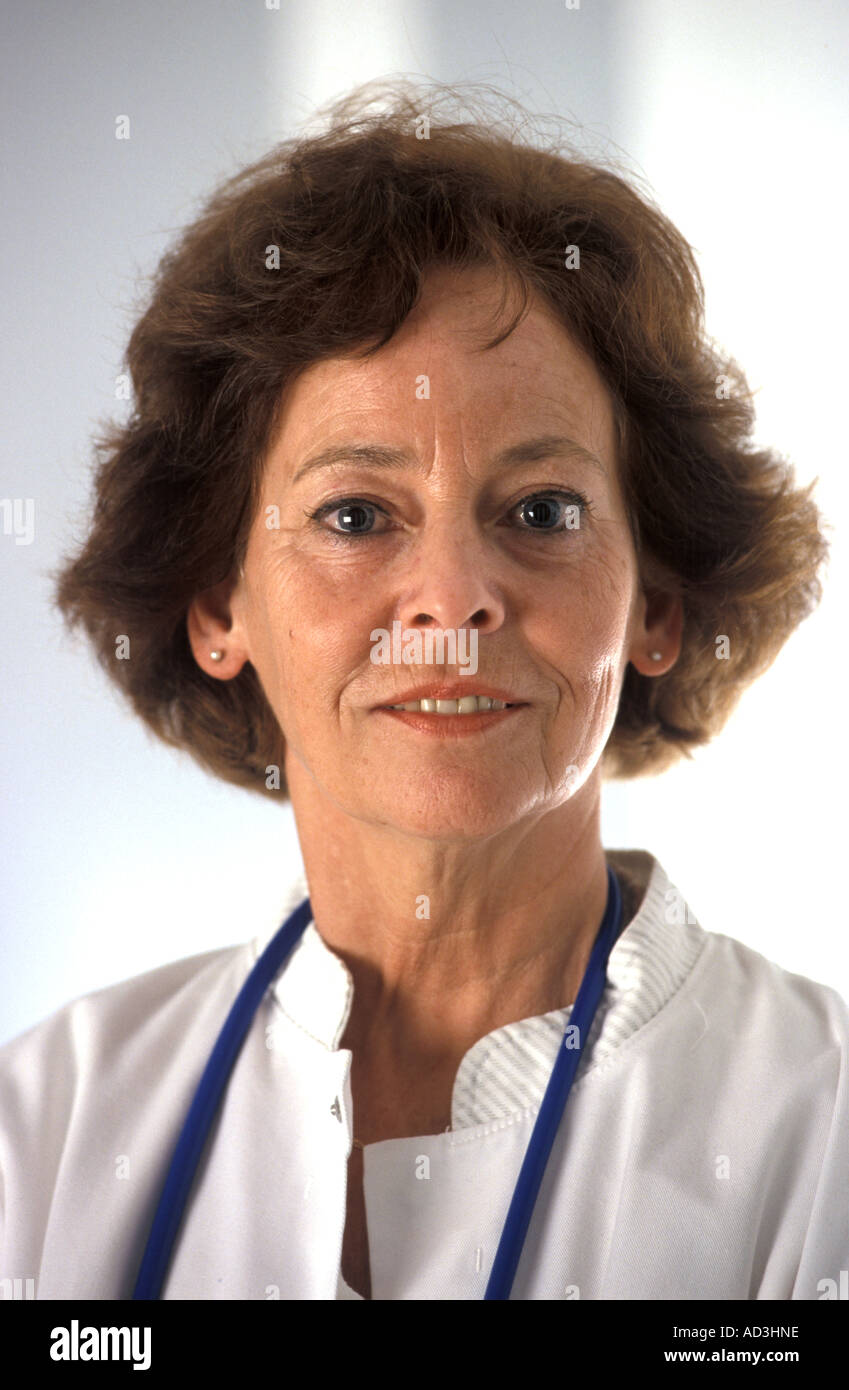 Senior caucasian female doctor hi-res stock photography and images - Alamy