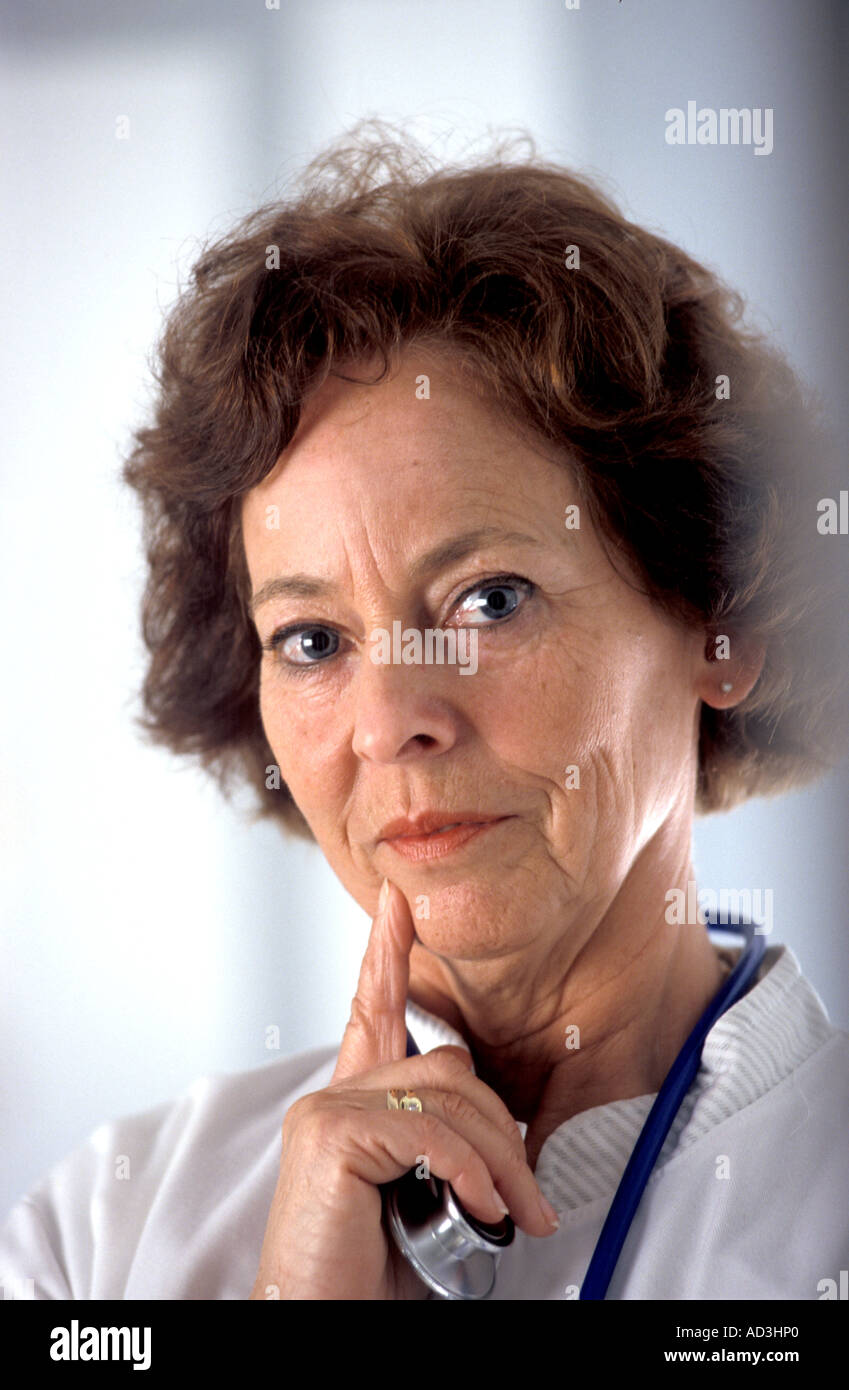 Senior caucasian female doctor hi-res stock photography and images - Alamy