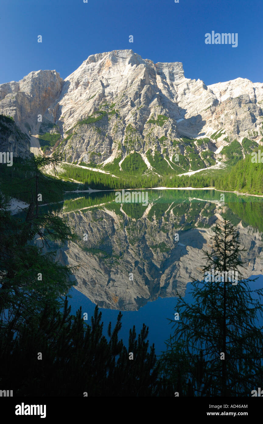 Pragser Wildsee Lago di Braies, Seekofel Croda di Brecco, Pustertal, South Tyrol, Italy Stock Photo