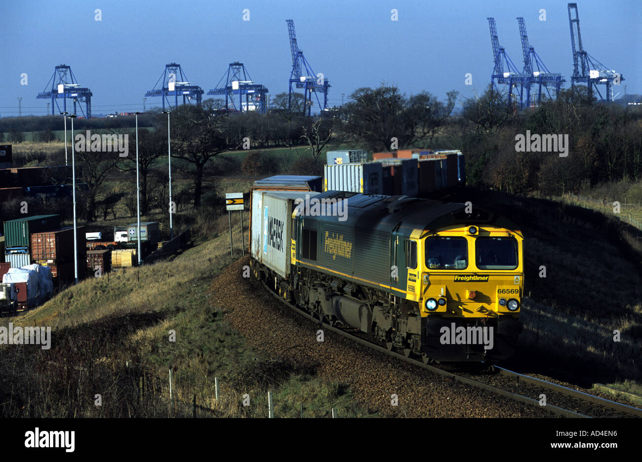 cargo-train-leaving-the-port-of-felixstowe-hi-res-stock-photography-and