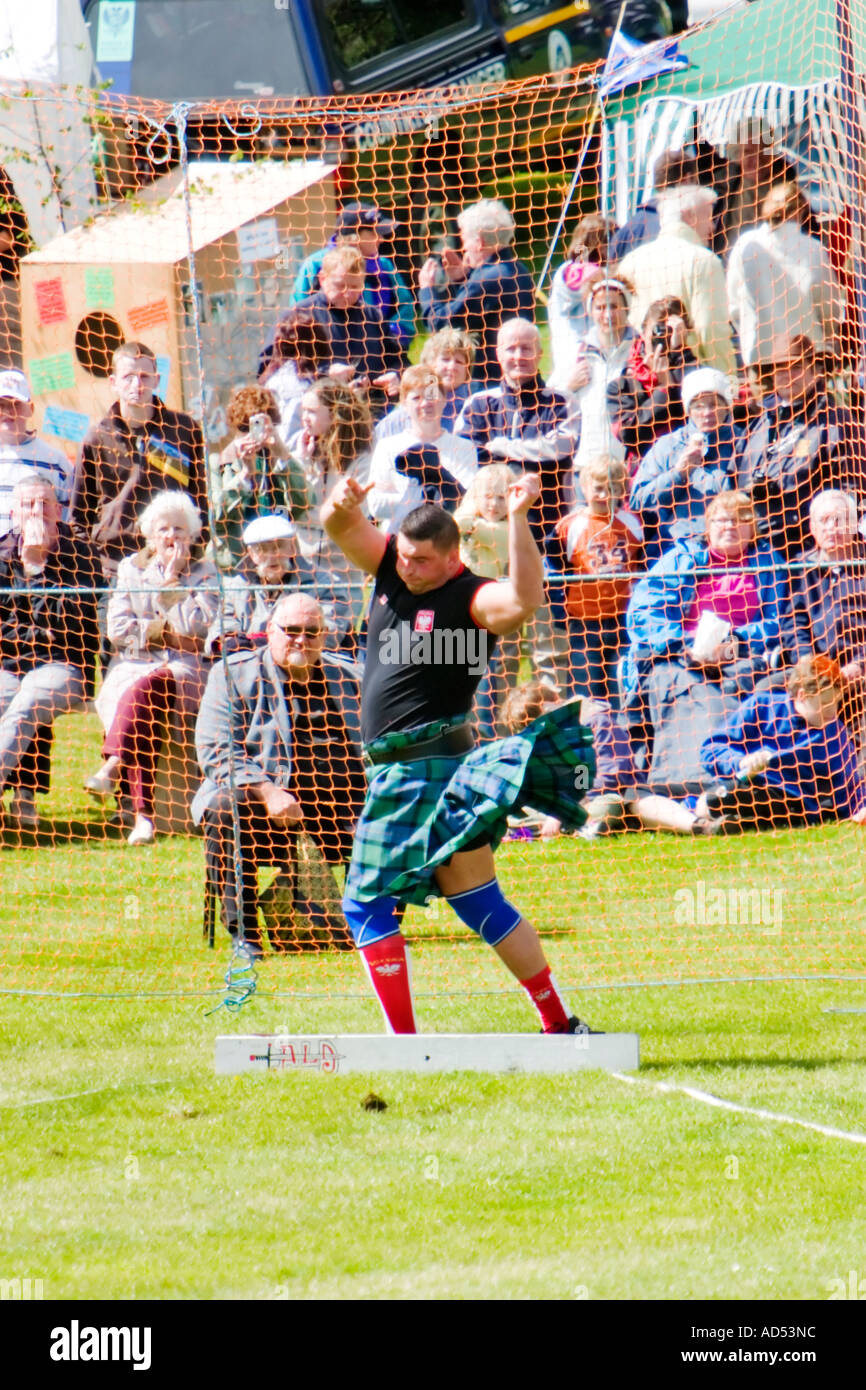 Sebastian Wenta throwing hammer at 2006 Atholl Gathering Highland Games ...