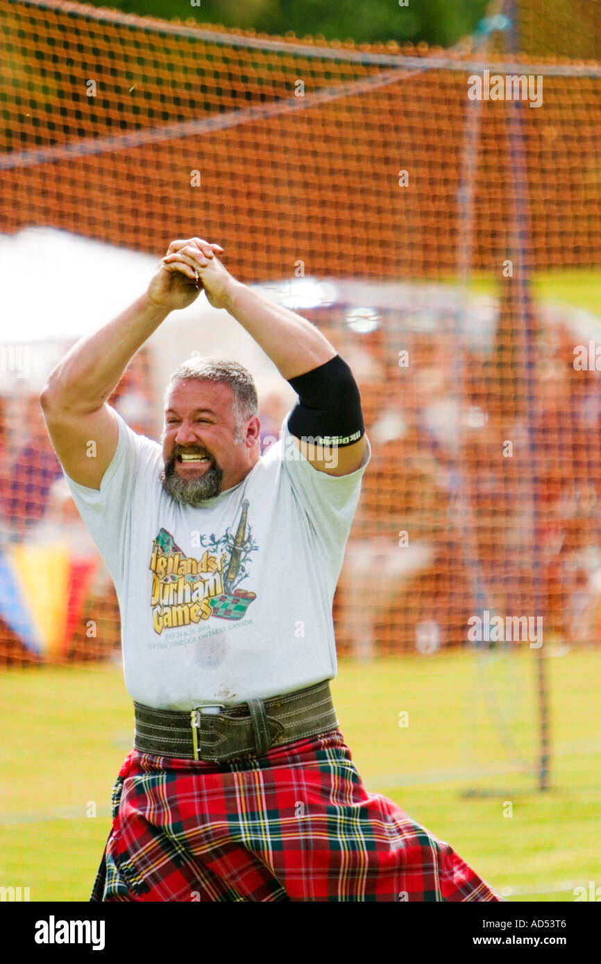 Tossing the caber highland games hi-res stock photography and images ...