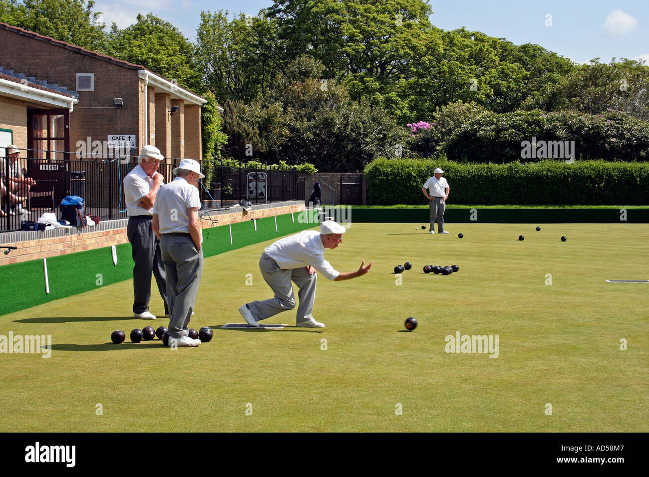 Flat green bowling hires stock photography and images Alamy
