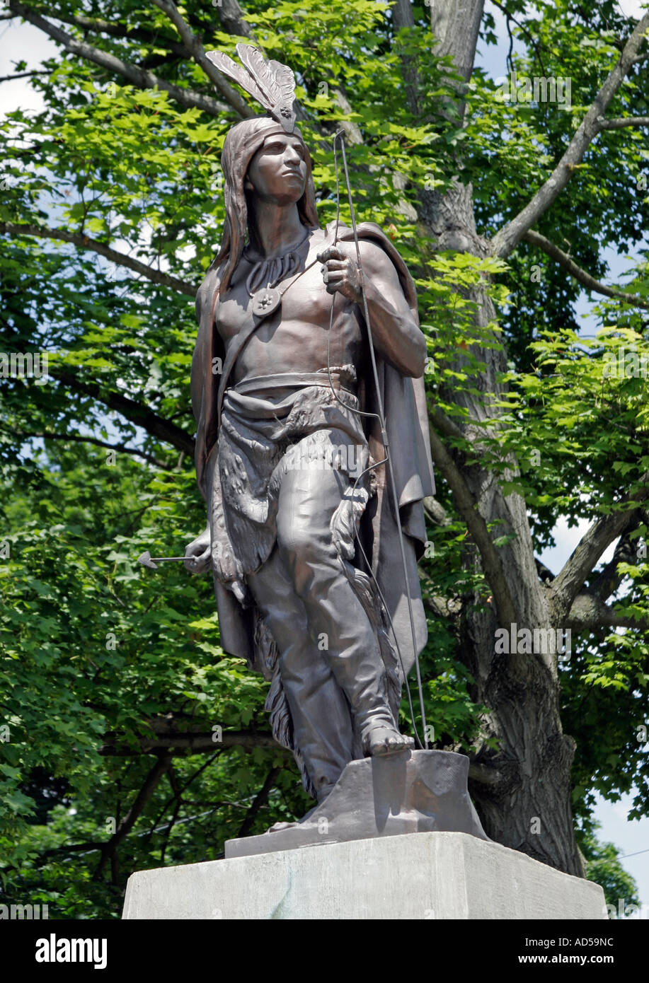Native American Statue Stock Photo Alamy
