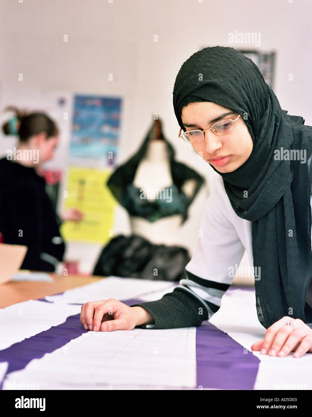 College design students working on piece Stock Photo - Alamy
