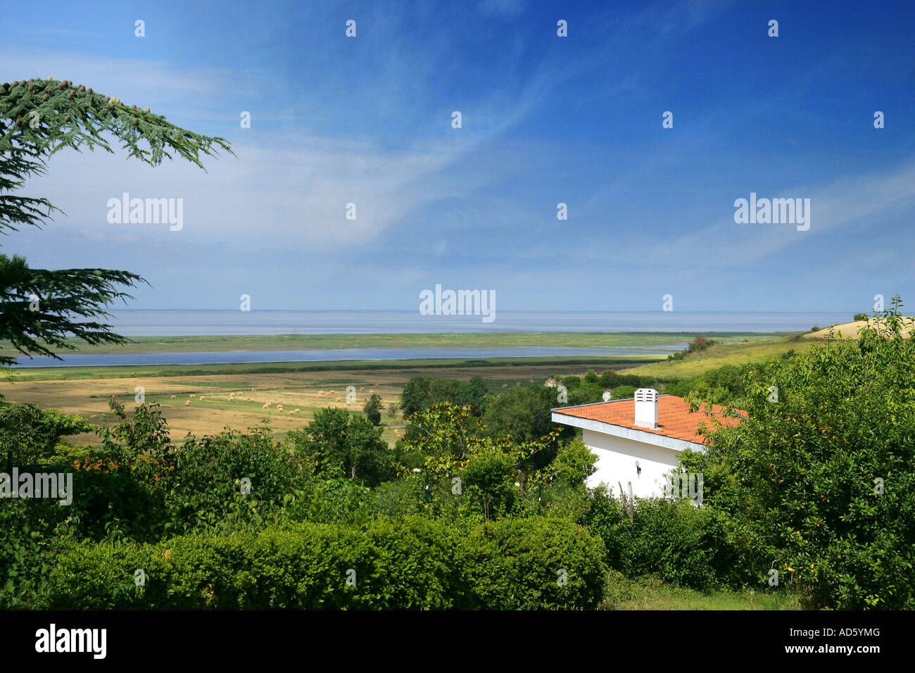 view of a house in the countryside Stock Photo - Alamy