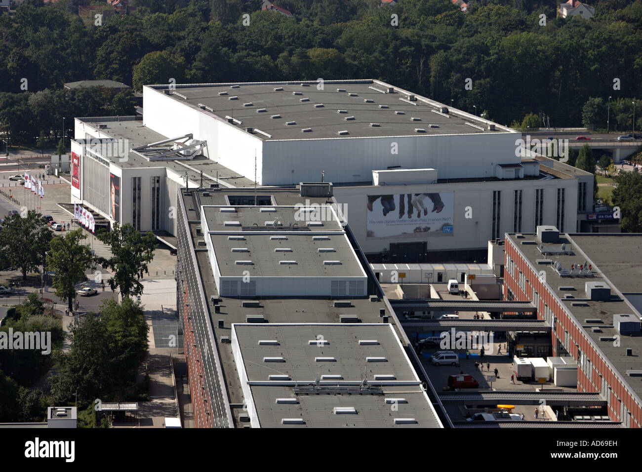 Luftaufnahme der Deutschlandhalle; 1935 anlässlich der Olympischen