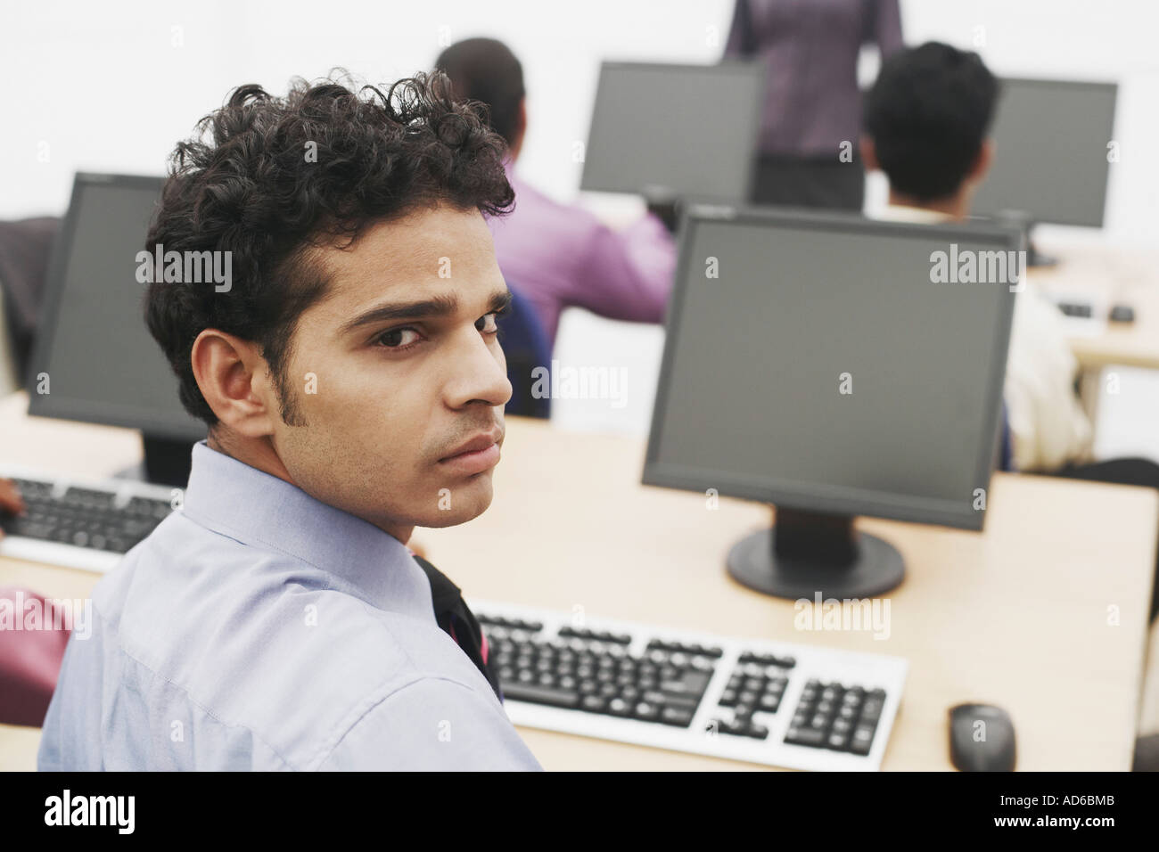 People sitting in front of computer hi-res stock photography and images ...