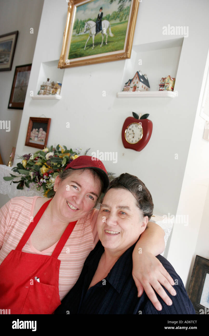 Virginia Loudoun County,Aldie,Little Apple Pastry shop,consumer,mother