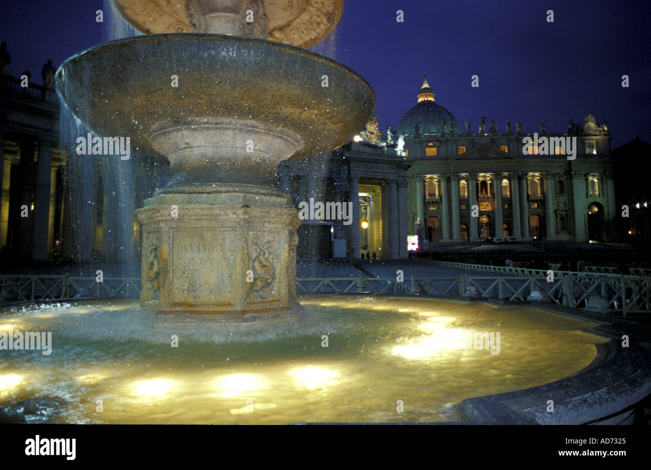 ITALY ROME VATICAN ST PETER S SQUARE AT NIGHT FOUNTAIN IN FORE Stock Photo