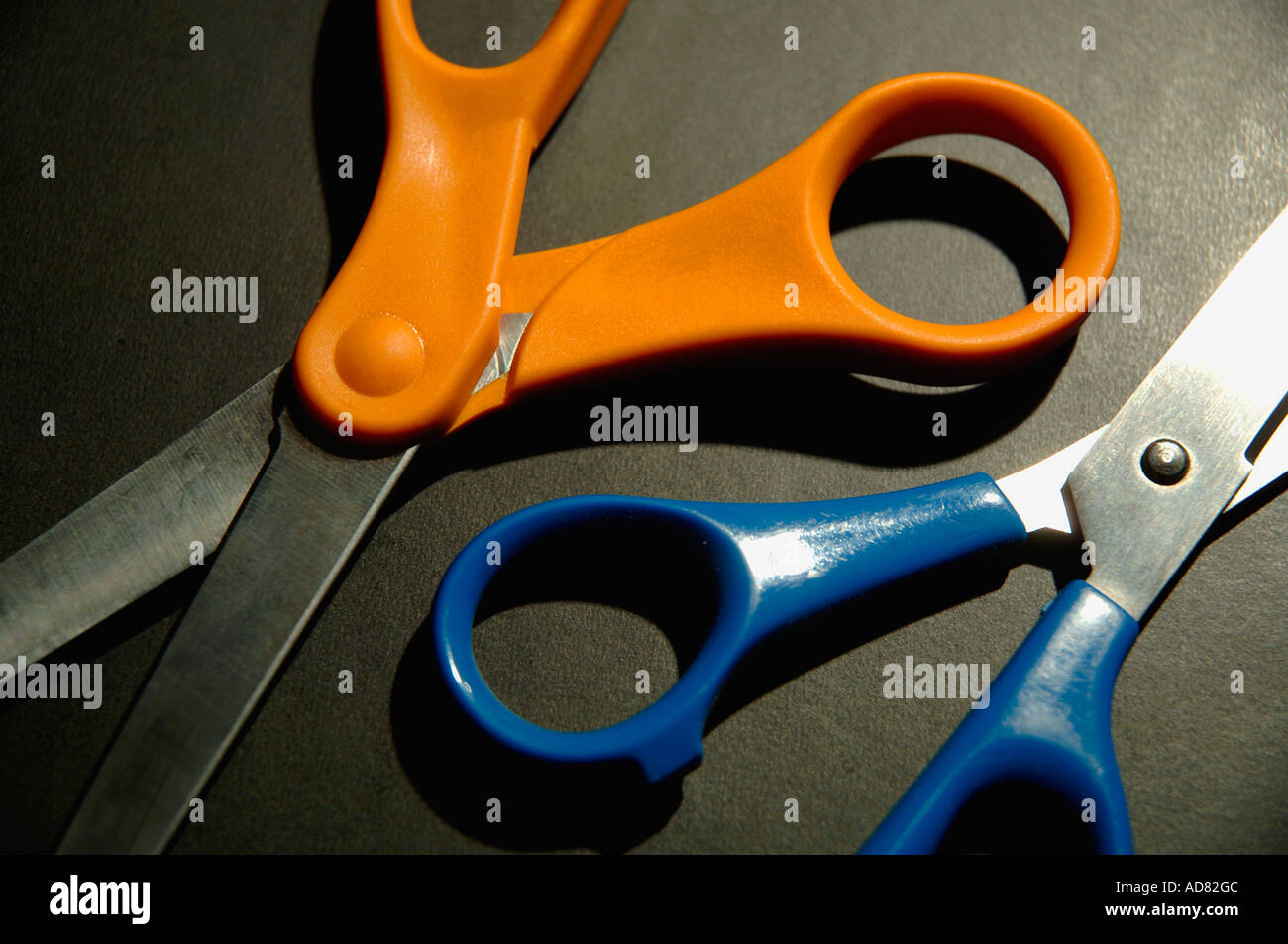Two pairs scissors hi-res stock photography and images - Alamy