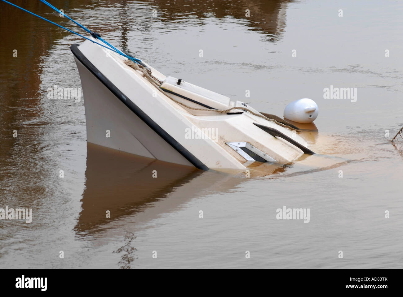 Sunken boat during the floods at Tewkesbury July 2007 Stock Photo