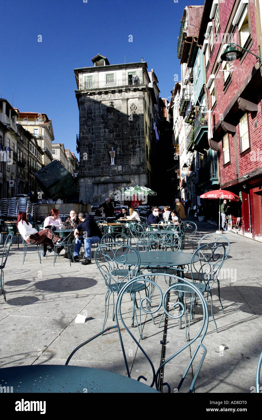 Outdoor cafe Ribeira riverside district of Porto Stock Photo - Alamy
