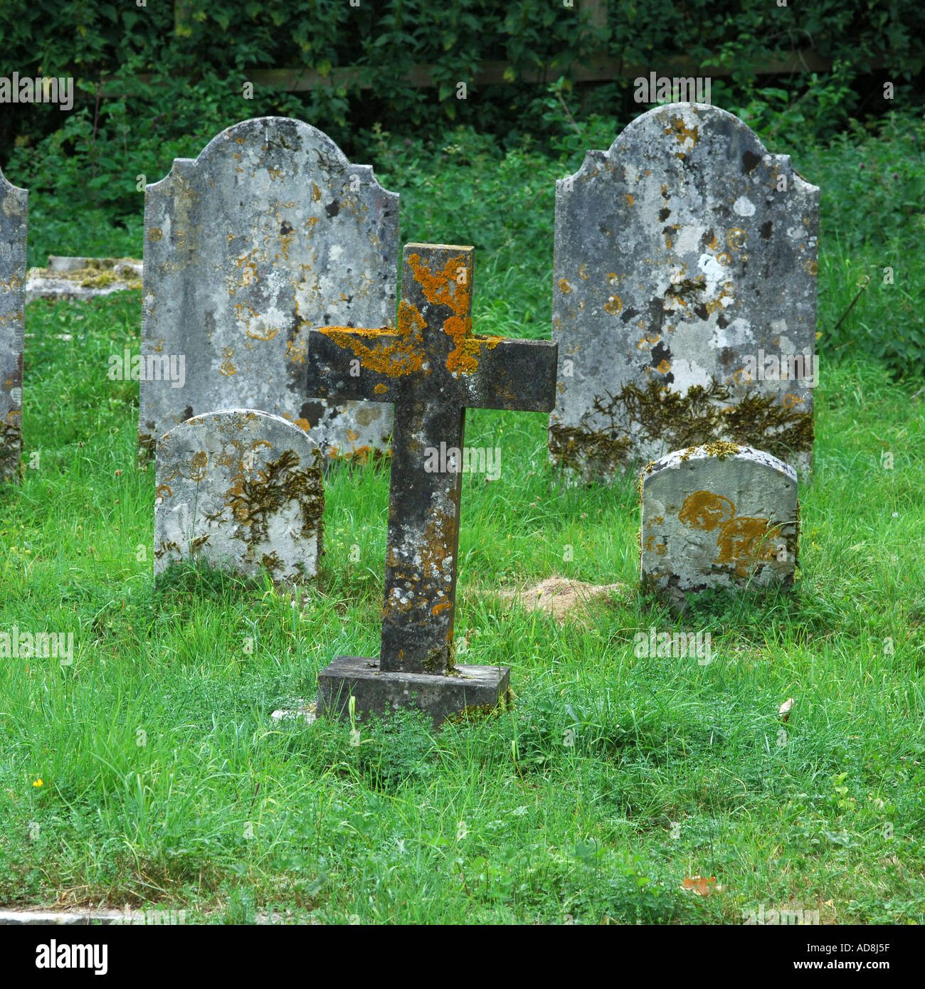 Ghostly old churchyard hi-res stock photography and images - Alamy