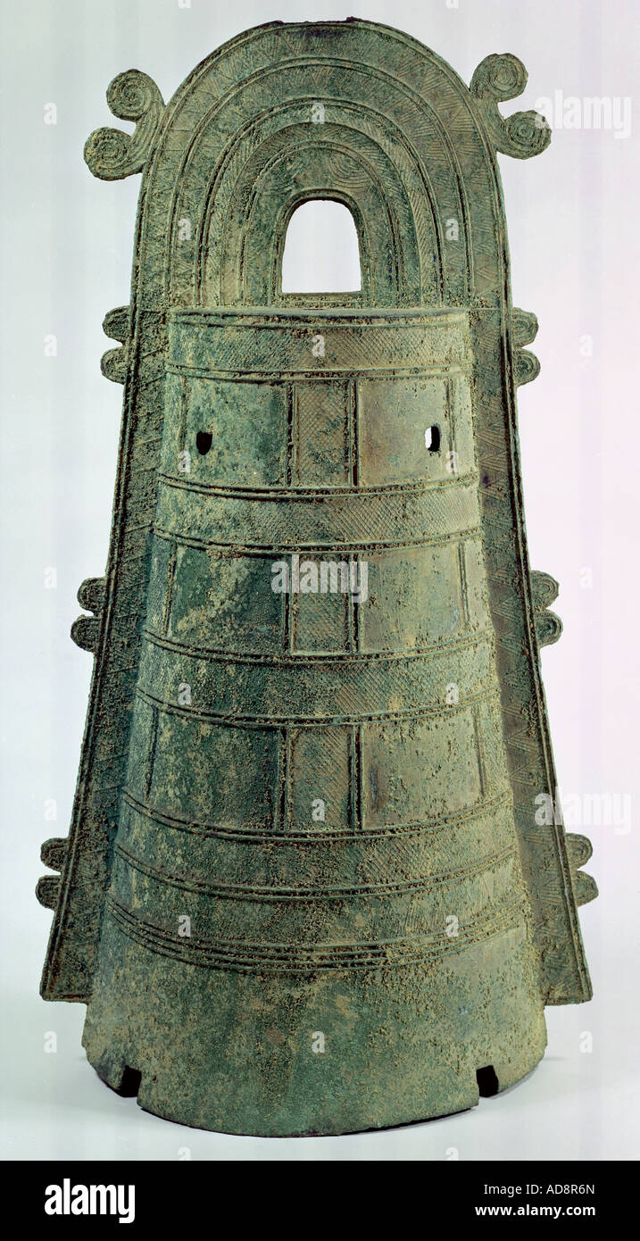 "fine arts, Japan, "Dotaku" (bell), bronze, height 69cm, Yayoi period