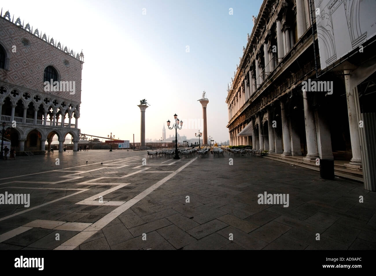 Quiet morning in venice hi-res stock photography and images - Alamy