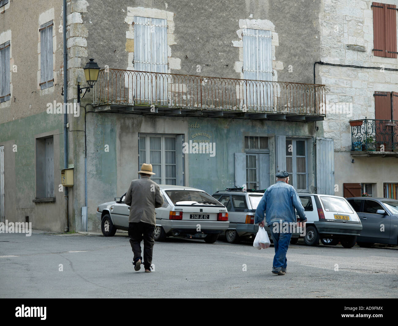 Two old men village hi-res stock photography and images - Alamy