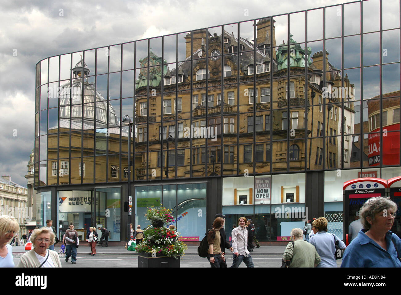 Newcastle Upon Tyne Shops High Resolution Stock Photography and Images