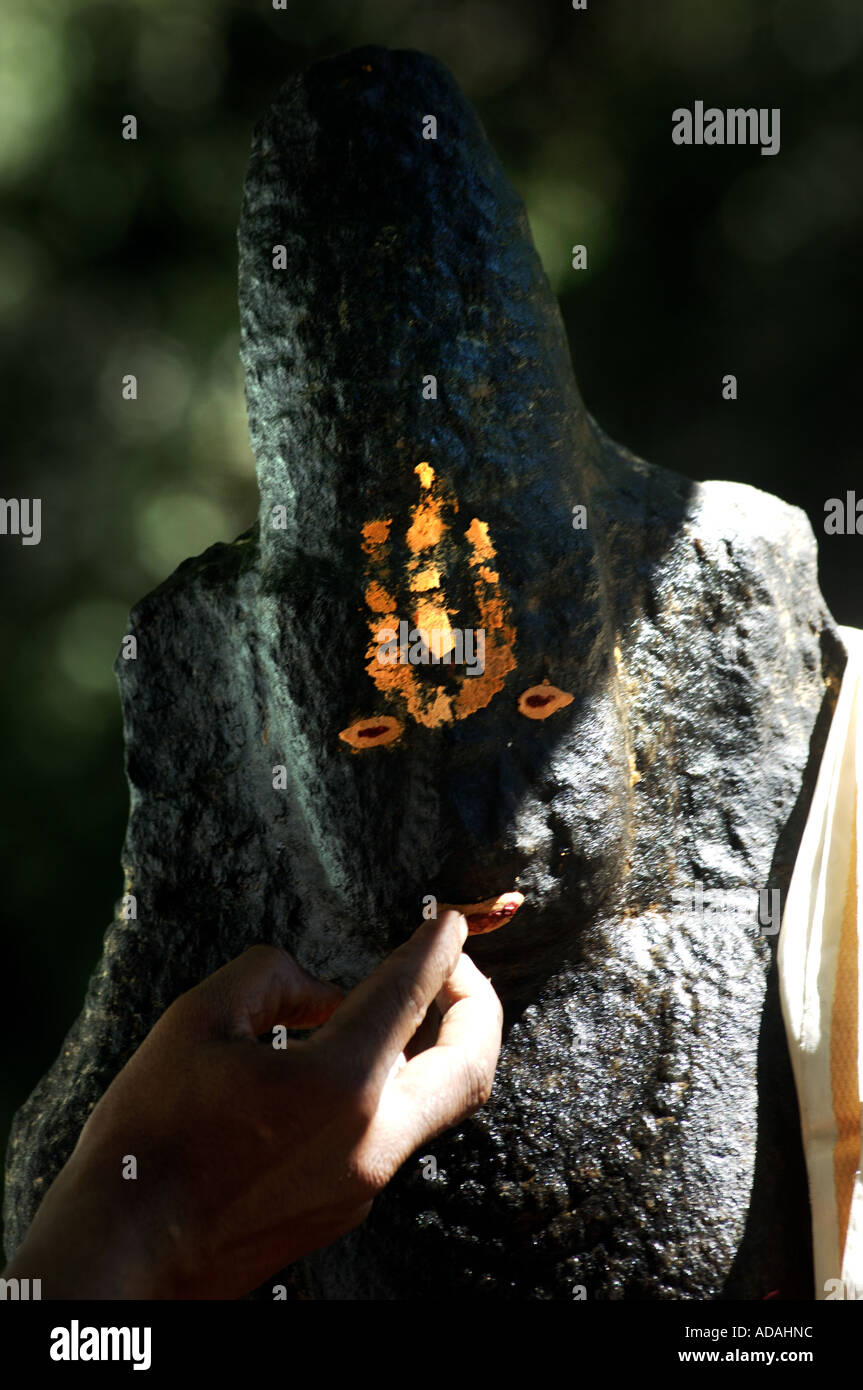 Hindu ritual vertical hi-res stock photography and images - Alamy