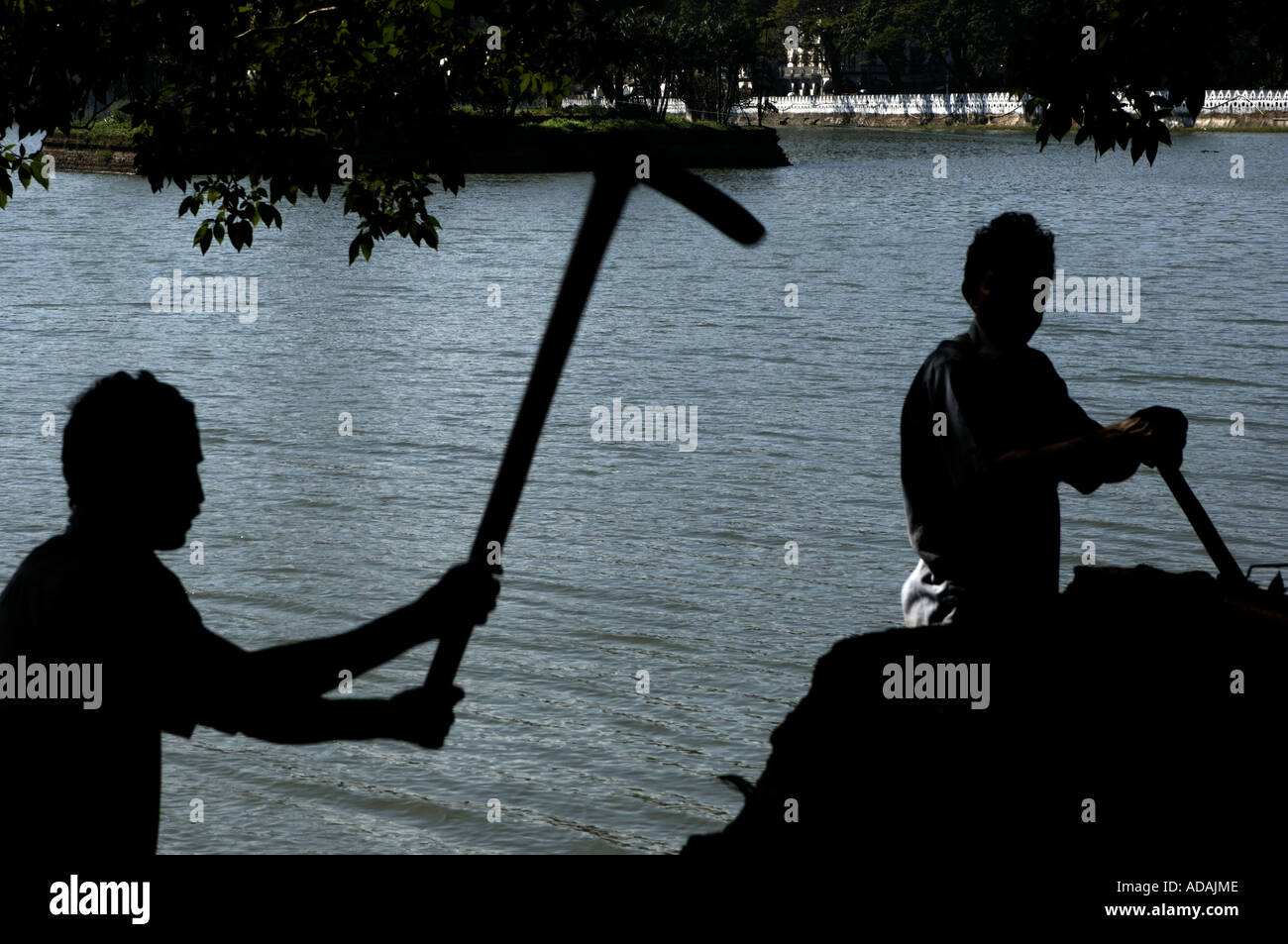 Silhouette of workmen hi-res stock photography and images - Alamy