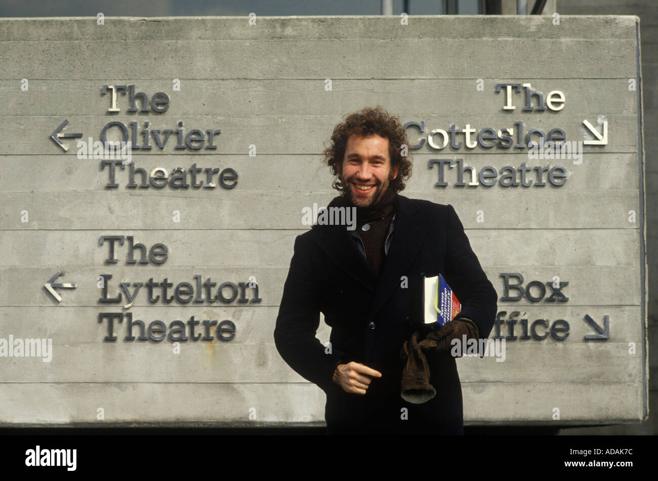 Simon Callow portrait 1980 outside the National Theatre South Bank  London  1980s UK HOMER SYKES Stock Photo