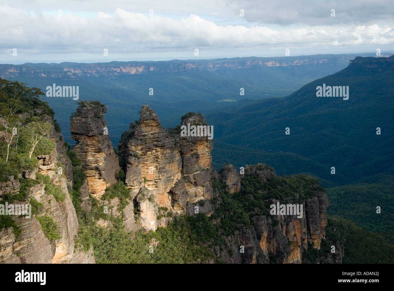 The Three Sisters rock formation at Katoomba Stock Photo - Alamy