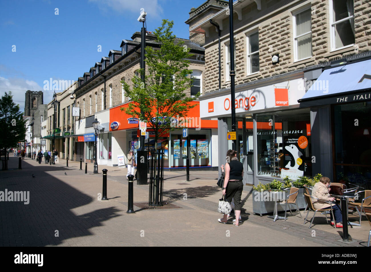 town centre shopping harrogate yorkshire england uk gb Stock Photo Alamy