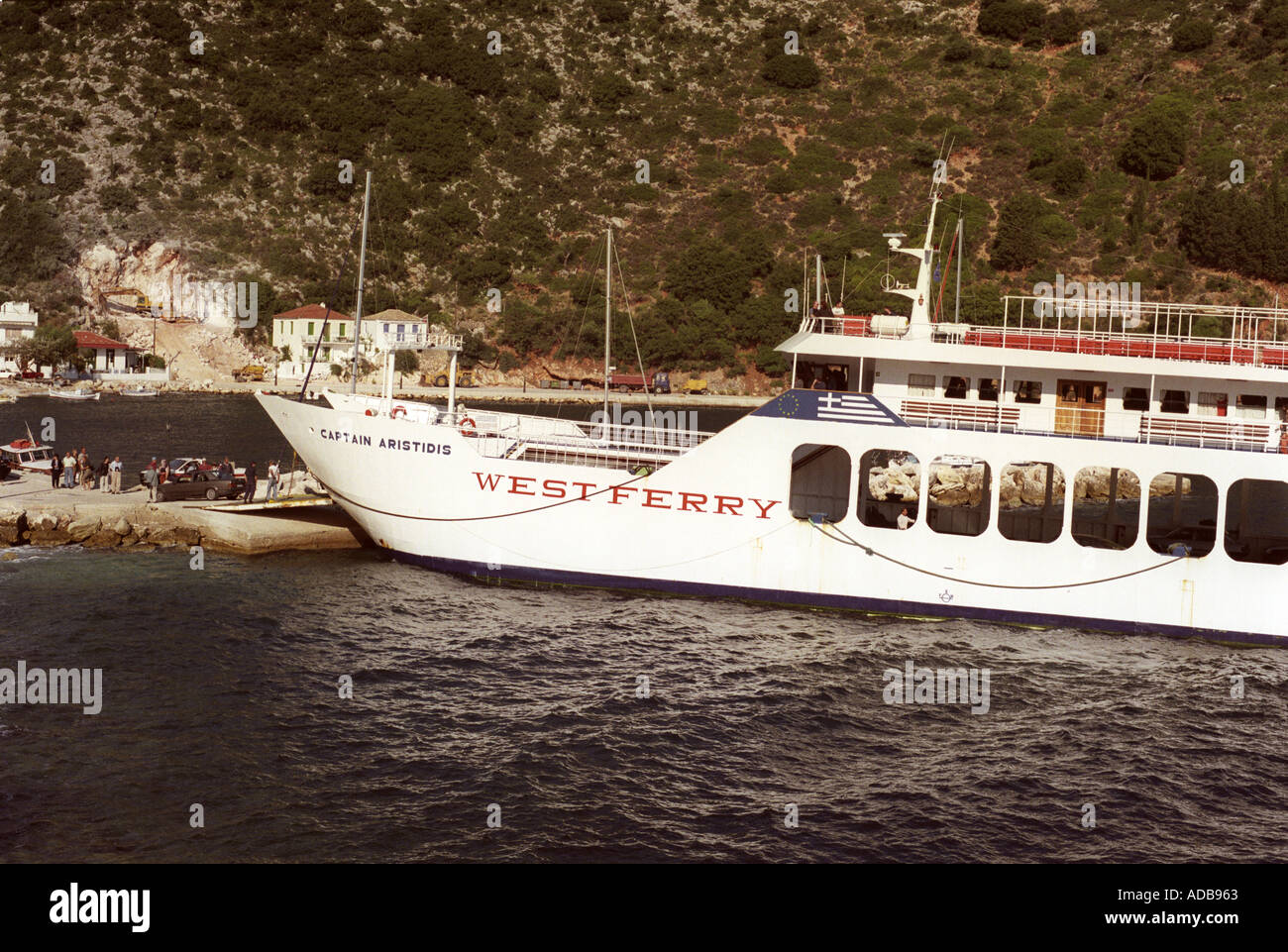 Ferry rope tied to the jetty hi-res stock photography and images - Alamy
