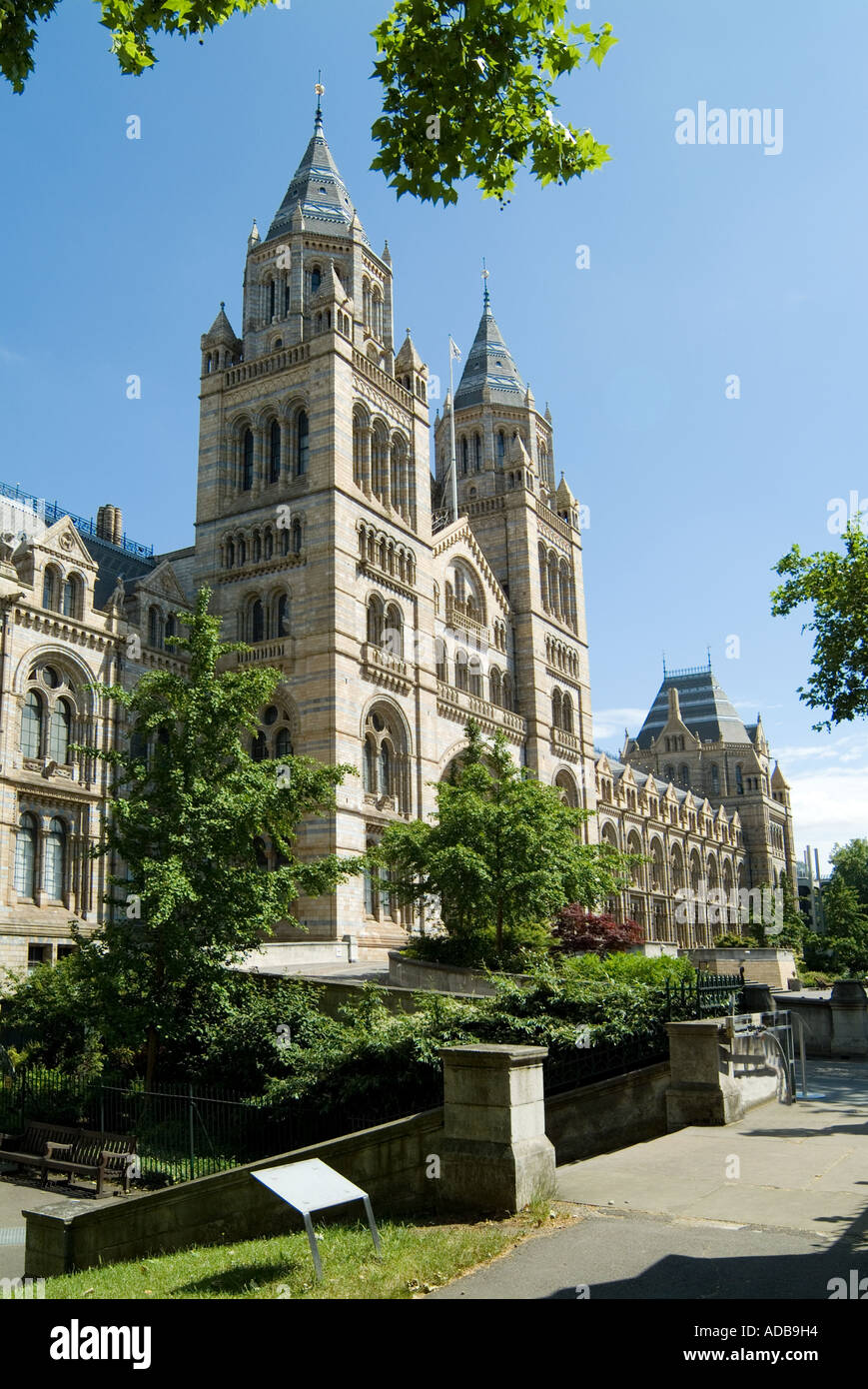 South kensington museum hi-res stock photography and images - Alamy