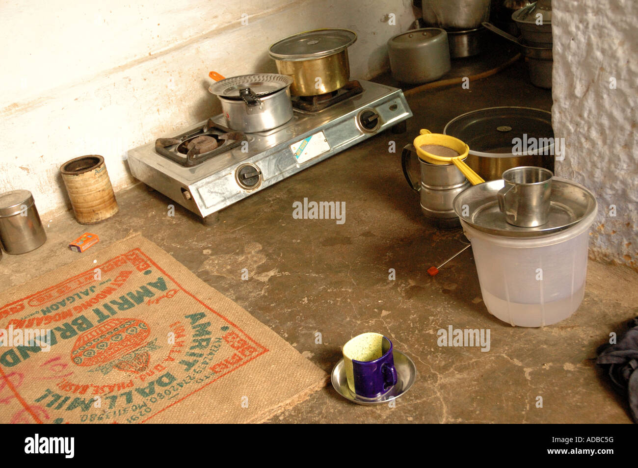 The inside of a kitchen in an Indian home restaurant Stock Photo - Alamy