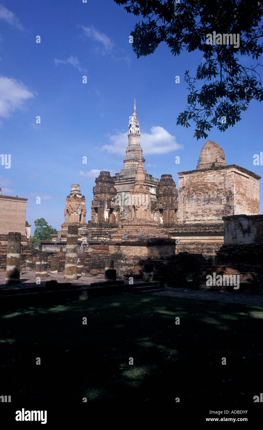 Temple ruins at Wat Mahathat Sukhothai Thailand Stock Photo