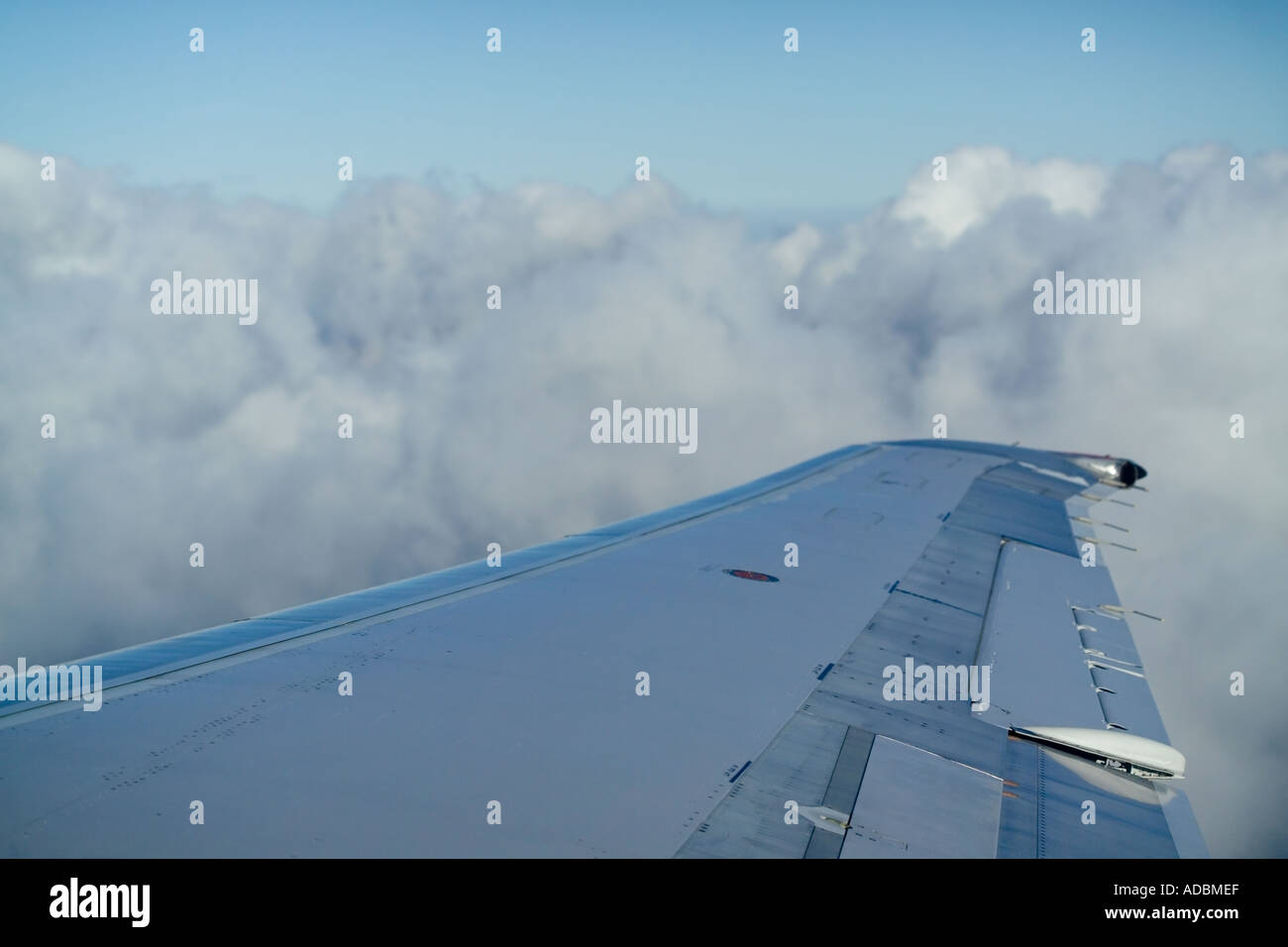 Aircraft in flight hi-res stock photography and images - Alamy