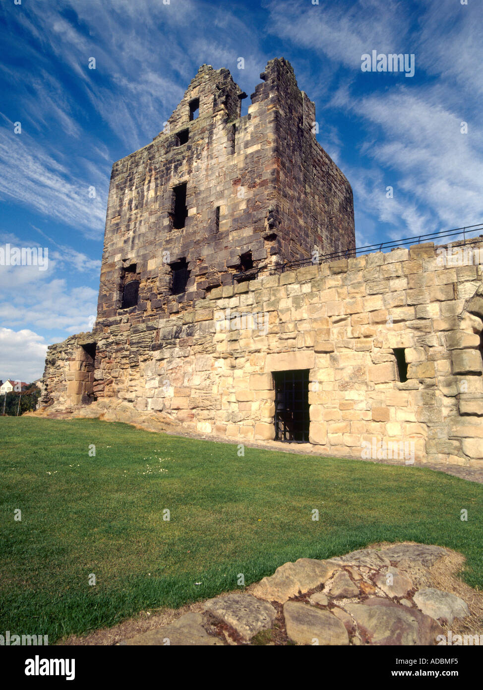 dh Scotland Ruined castle RAVENSCRAIG CASTLE FIFE Scottish tower ruins castles ruin Stock Photo