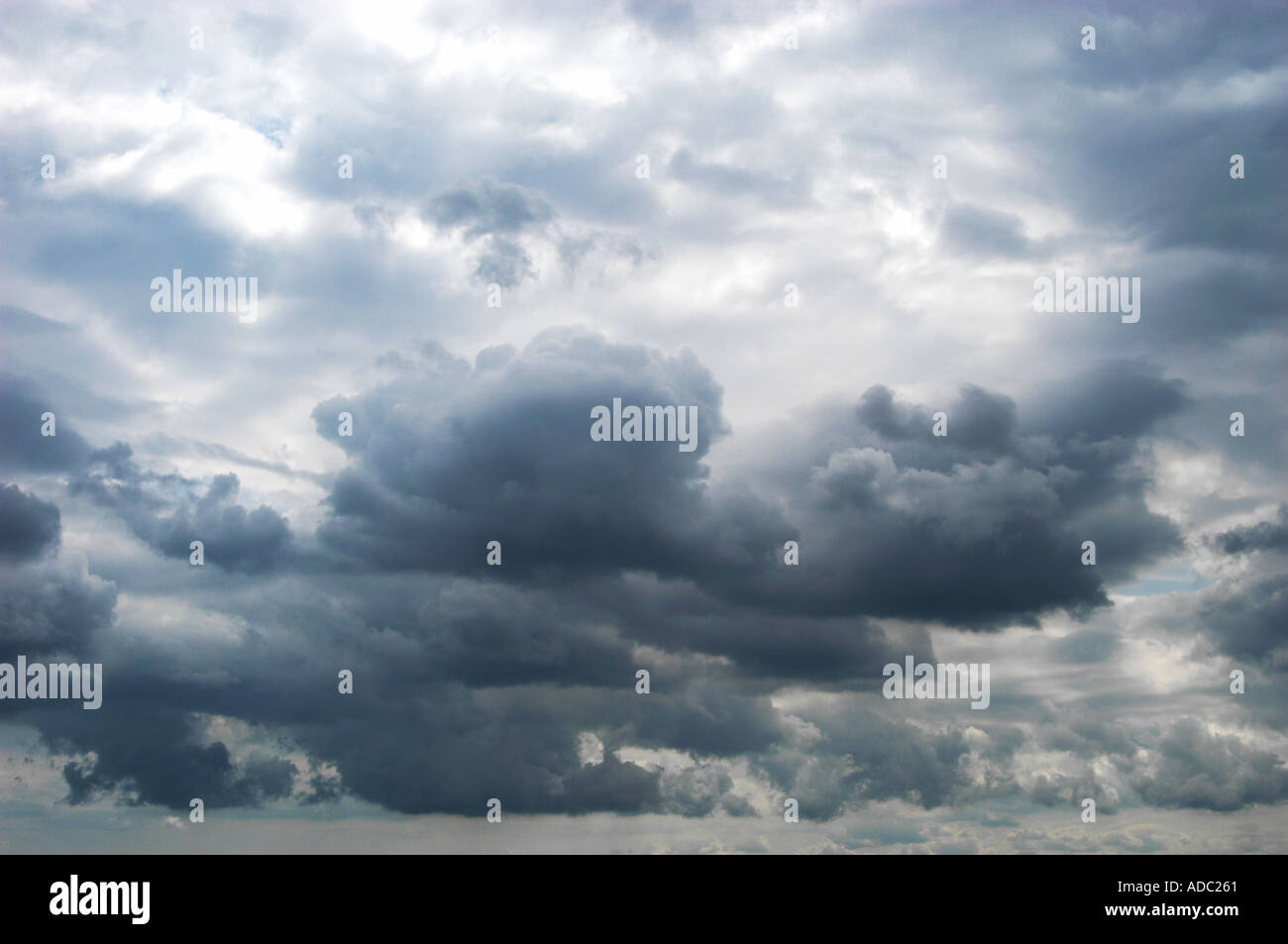 Dunkler Wolkenhimmel Dark cloud sky Stock Photo