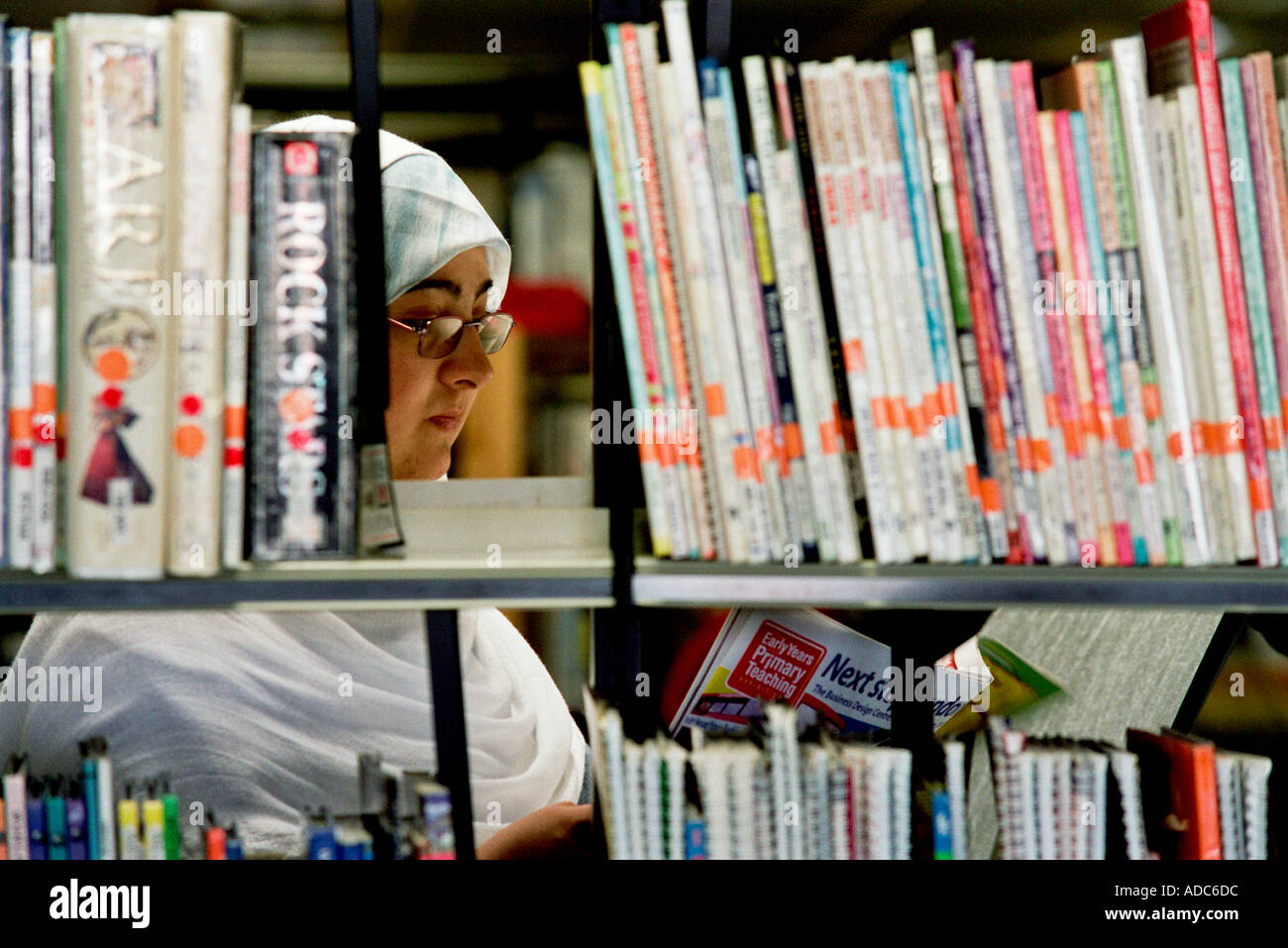 Mature Woman Reading Magazines Hi res Stock Photography And Images Alamy mature-woman-reading-magazines-hi-res-stock-photography-and-images-alamy