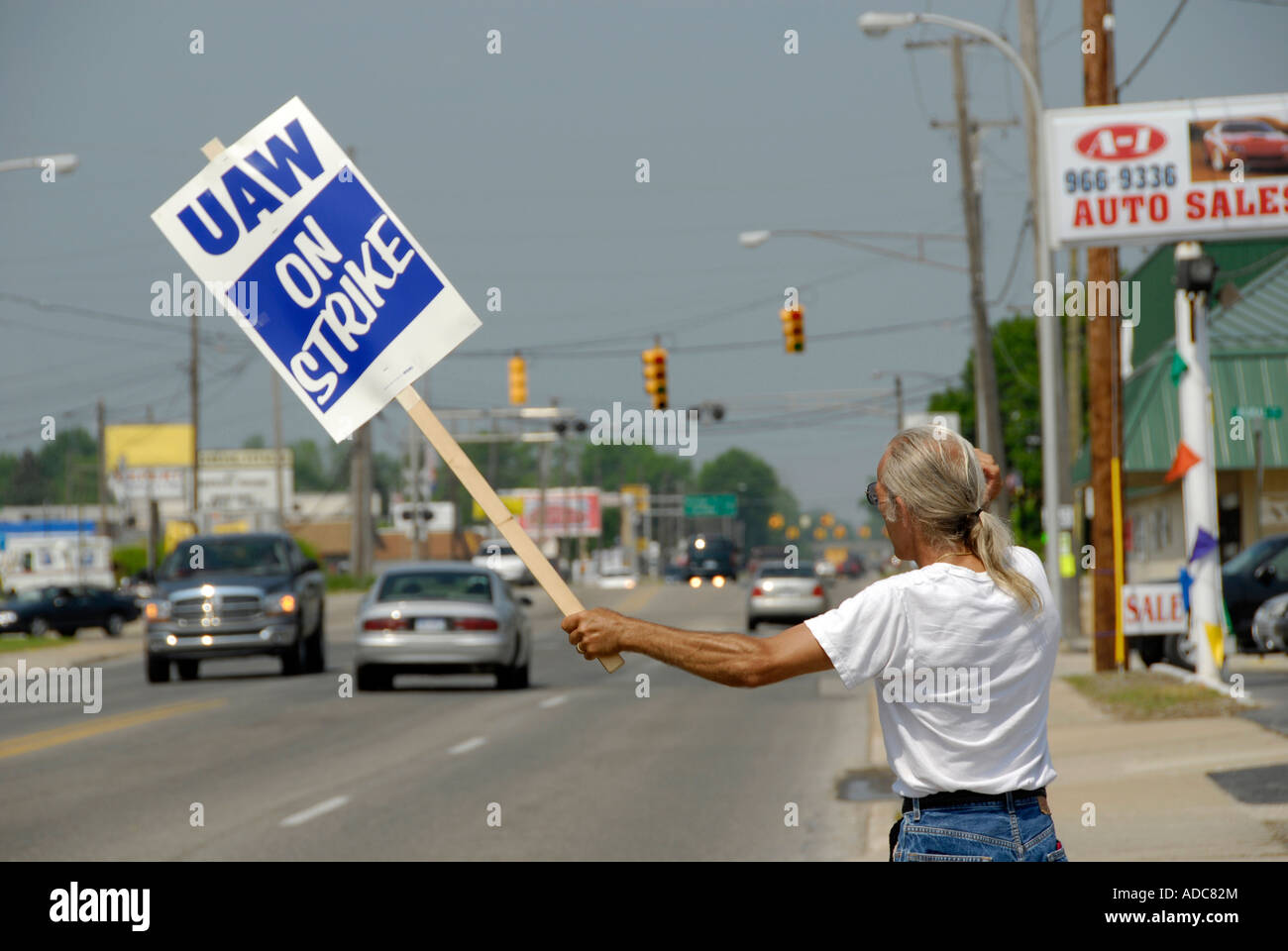UAW workers on strike protest wages and fringe benefits Stock Photo - Alamy