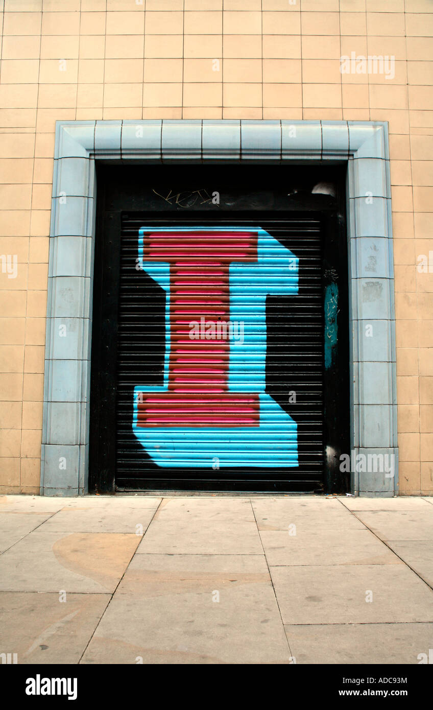 Letter I painted by EINE on shutter in Shoreditch, London Stock Photo